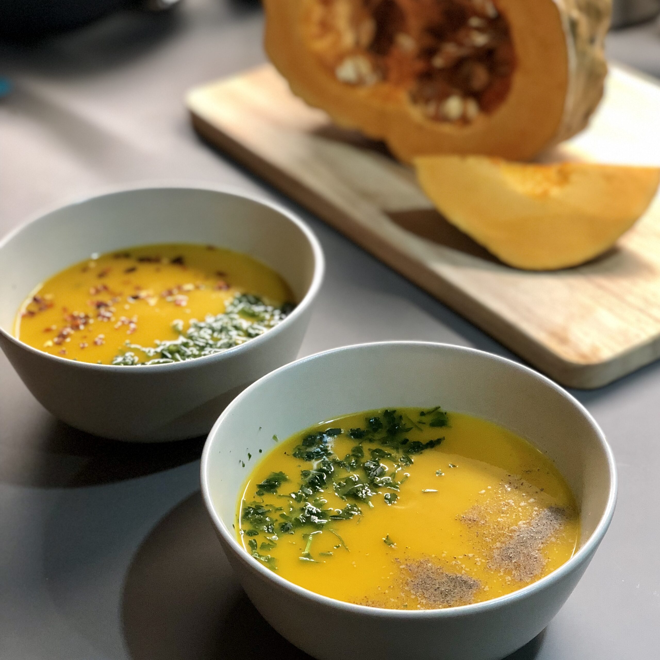 zuppa di zucca, vellutata. Ricetta senza glutine, latte e derivati