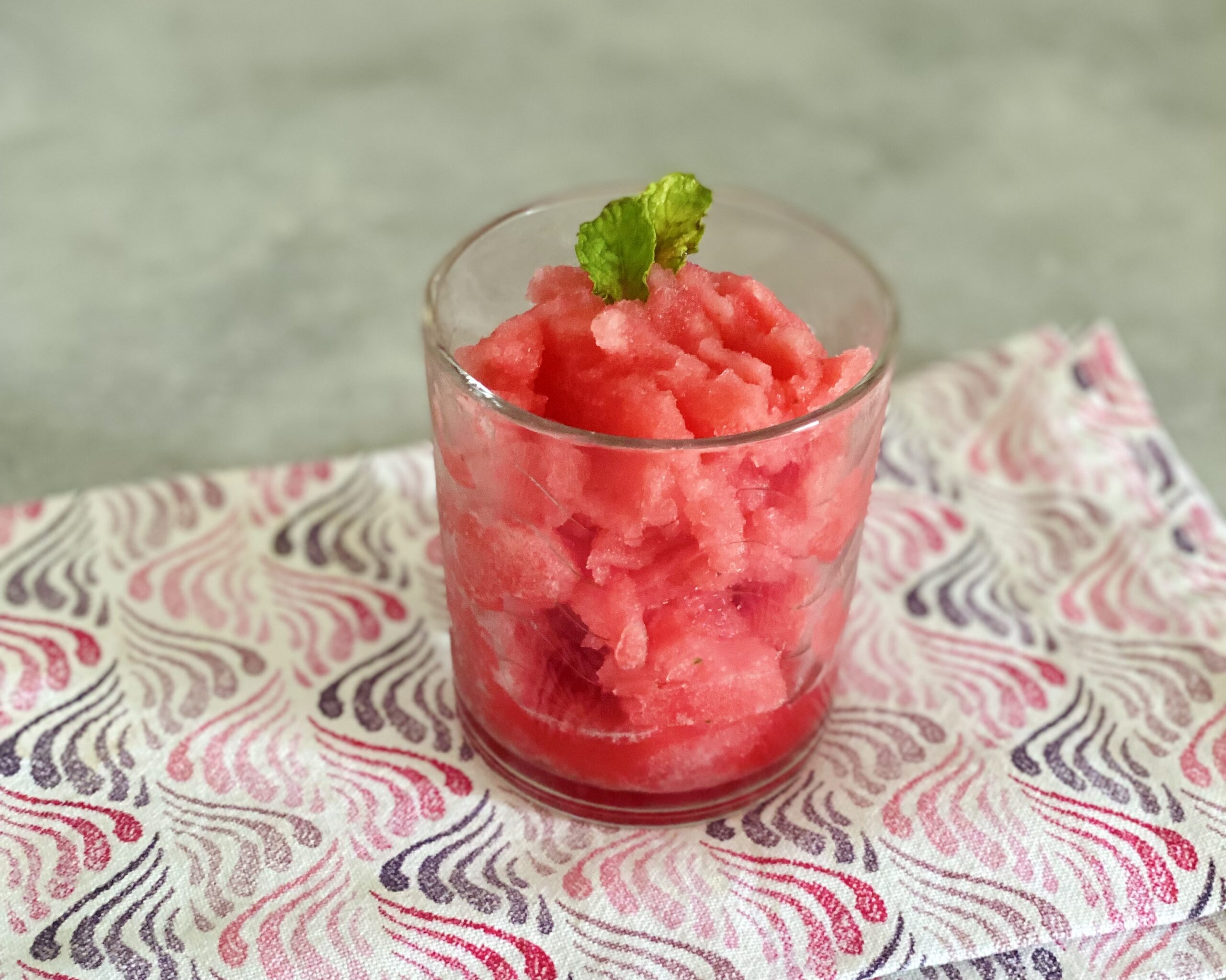 Salmone al miele con riso al curry e piselli. Ricetta senza glutine e lattosio