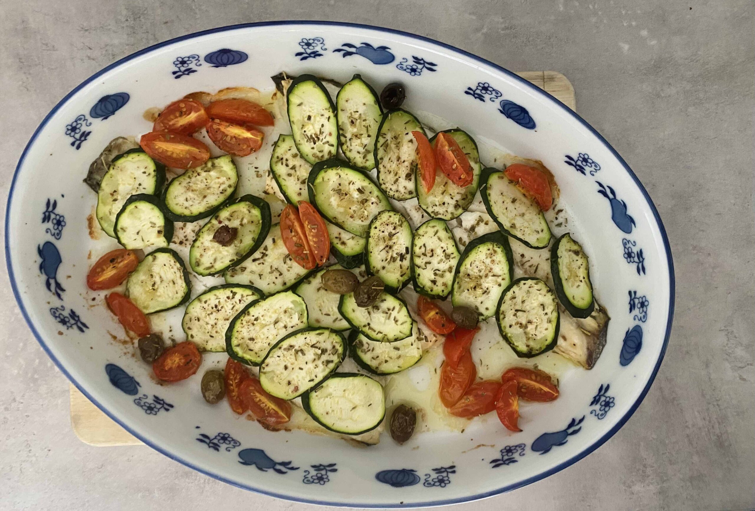 Branzino al forno con zucchine. Una ricetta veloce e salutare