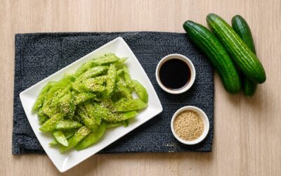 Insalata di cetrioli asiatica: fresca e pronta in 5 minuti