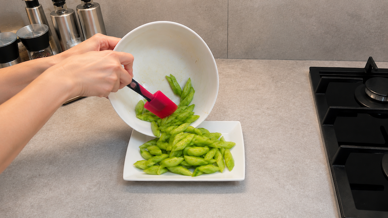 Insalata di cetrioli asiatica: fresca e pronta in 5 minuti